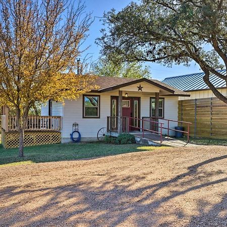 Cozy Fredericksburg Studio Near Wineries! Exteriör bild