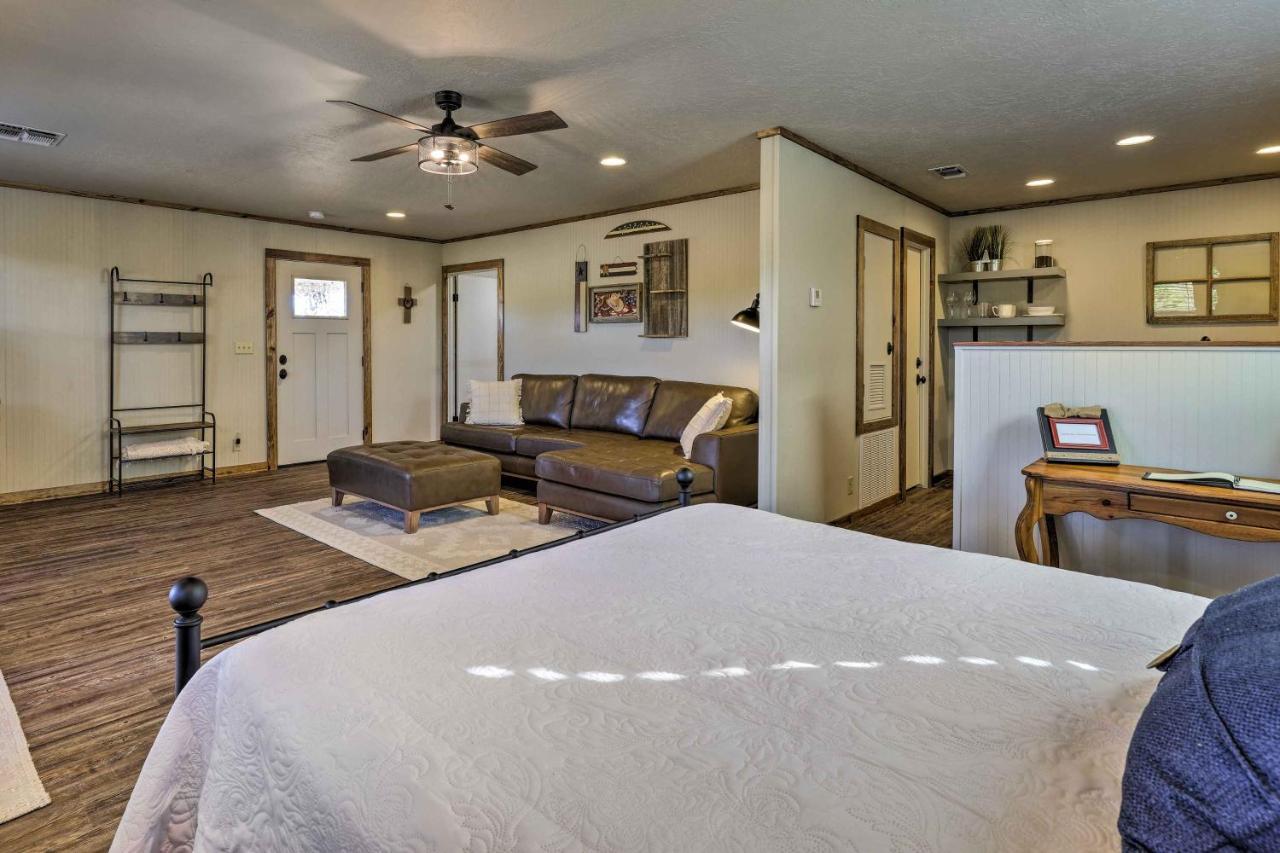 Cozy Fredericksburg Studio Near Wineries! Exteriör bild