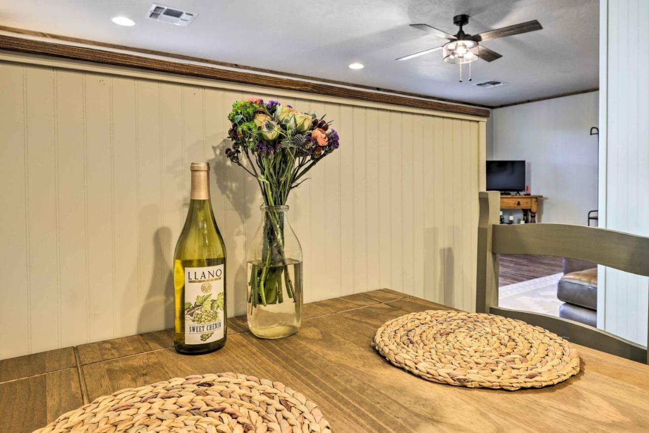 Cozy Fredericksburg Studio Near Wineries! Exteriör bild
