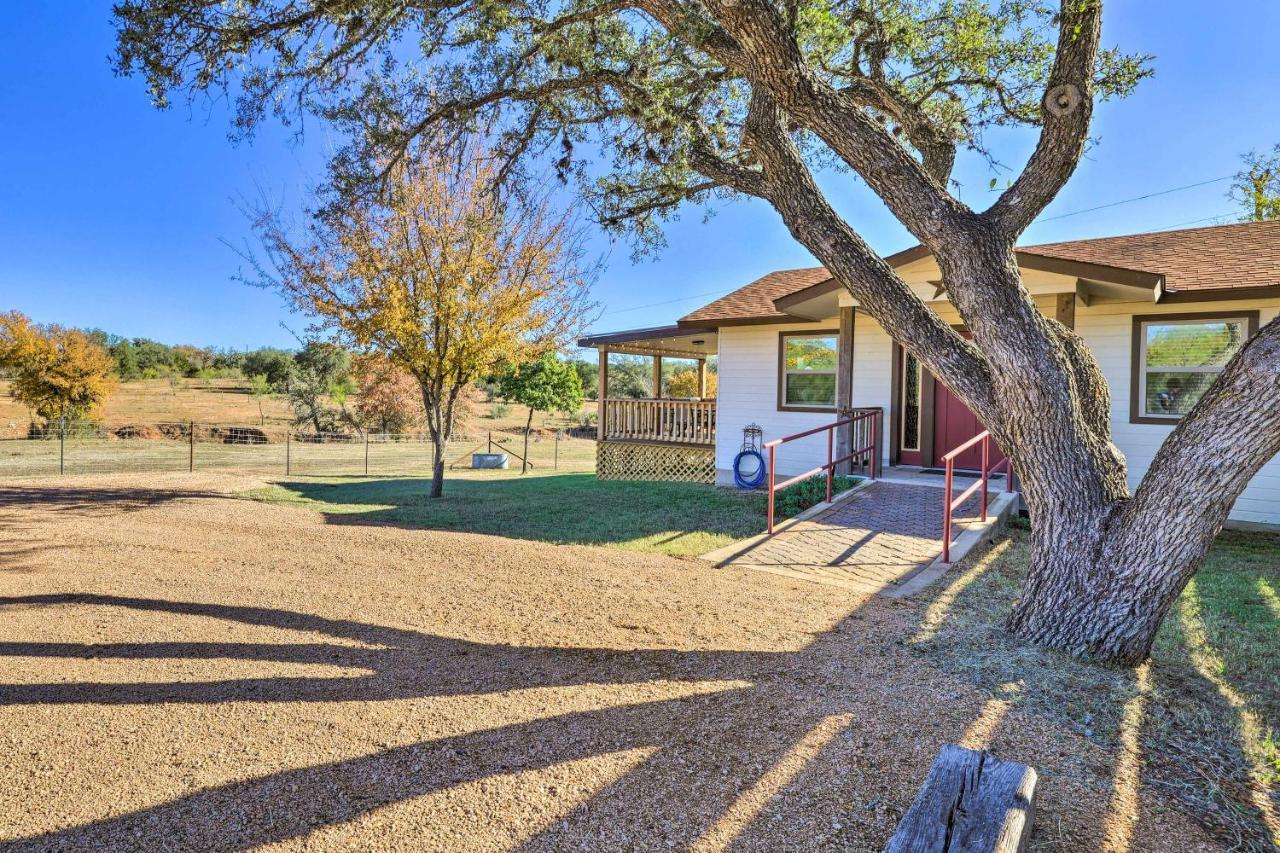 Cozy Fredericksburg Studio Near Wineries! Exteriör bild